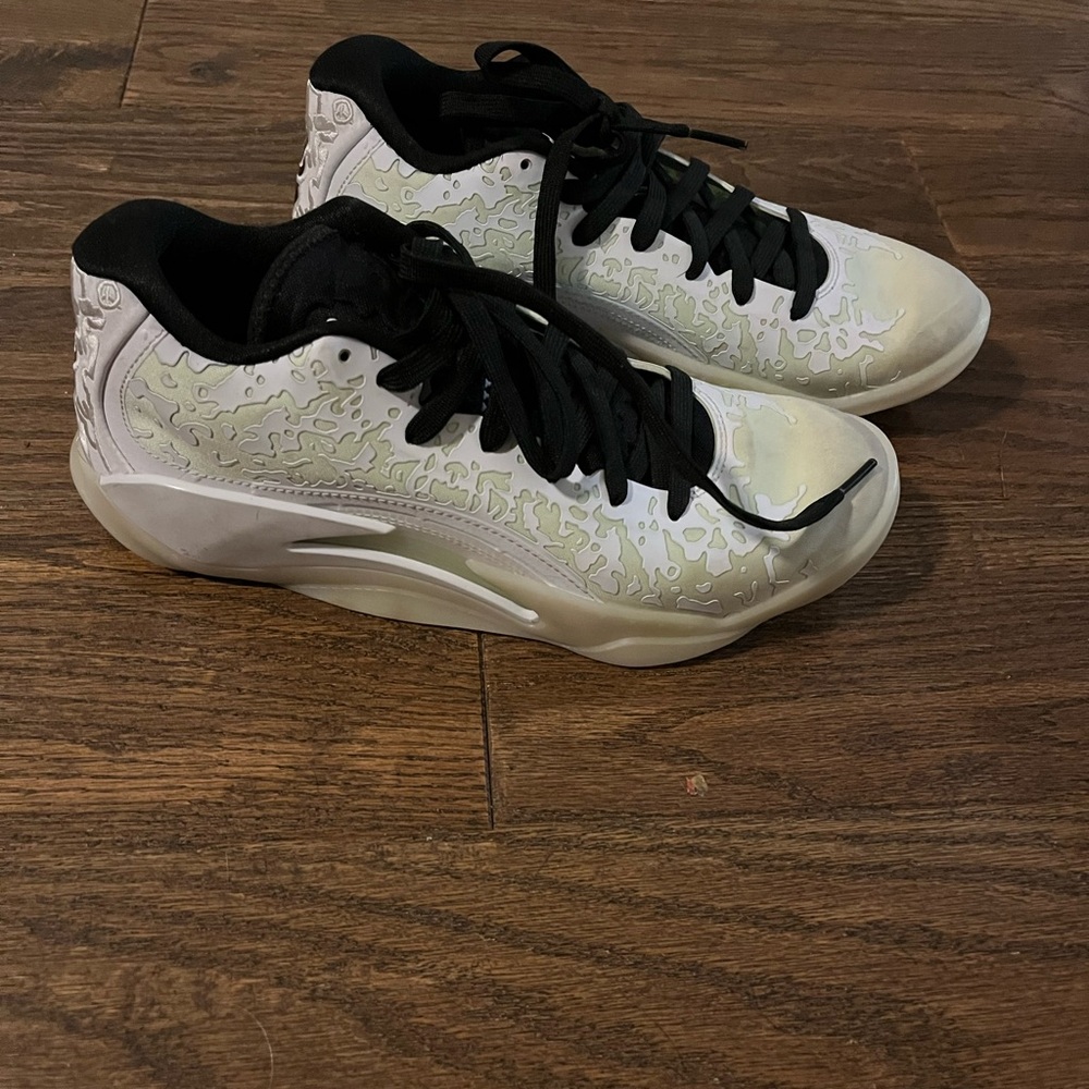 Jordan Zion 3s sneakers